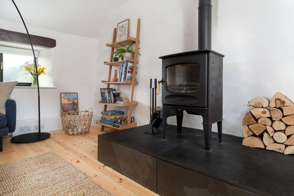 Porthcurno Barns, The Cart Lodge - Cosy Cottage, Walk To Porthcurno Beach, Pedn Vouder & Minack Theatre Penzance Exterior foto