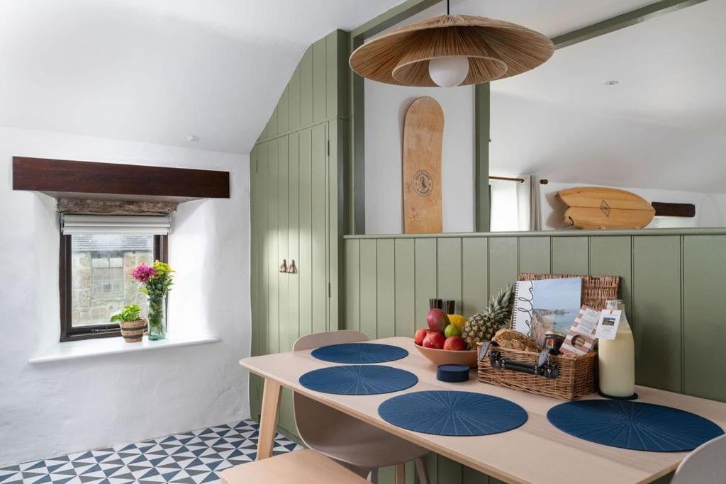 Porthcurno Barns, The Cart Lodge - Cosy Cottage, Walk To Porthcurno Beach, Pedn Vouder & Minack Theatre Penzance Exterior foto